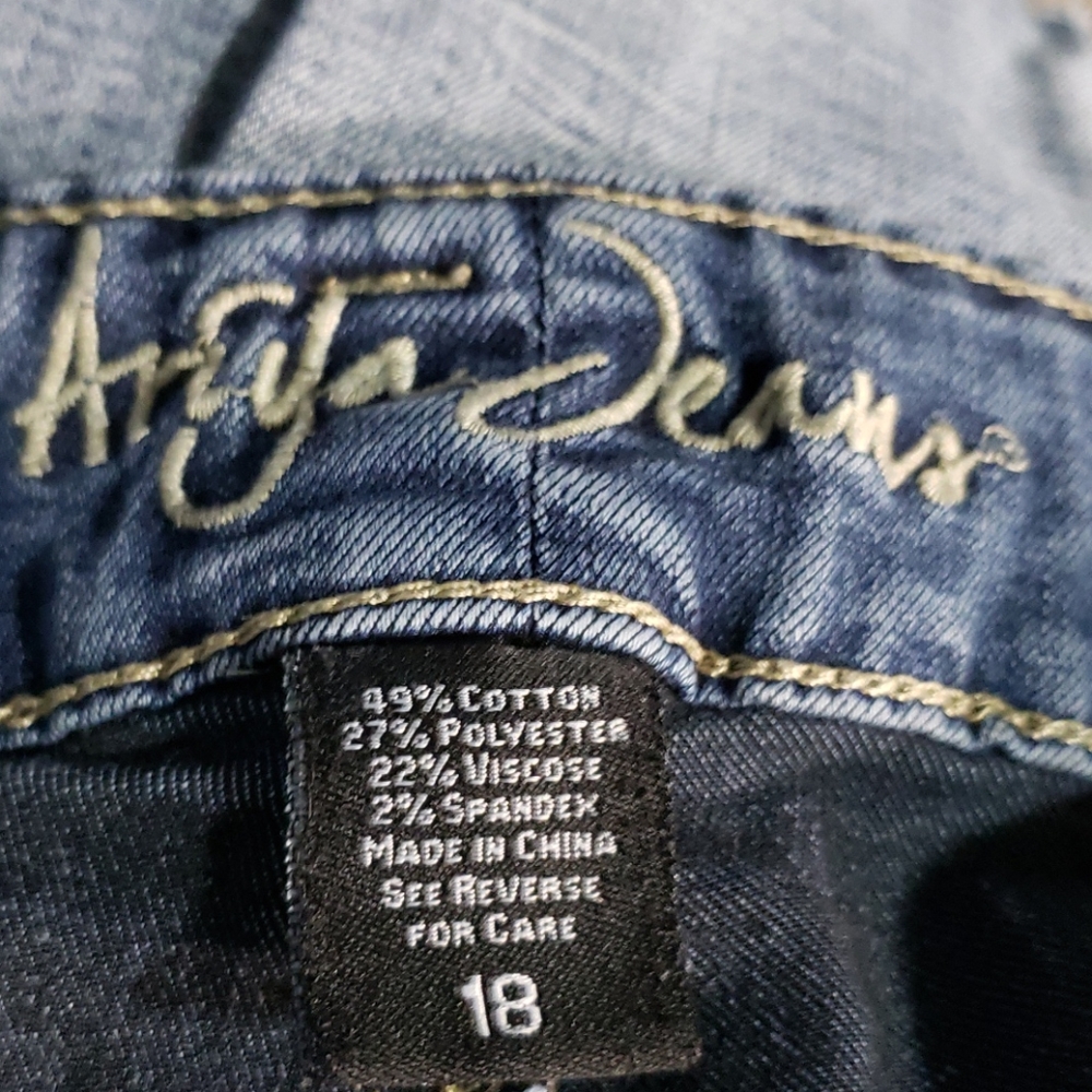 Ariya jeans